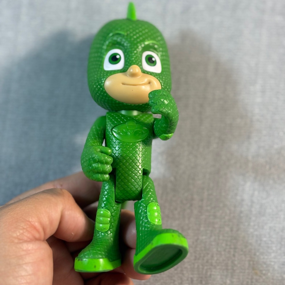 PJ Masks Action Figure Unisex 5.5" Green Gekko Greg Articulated Scaly Suit Toy